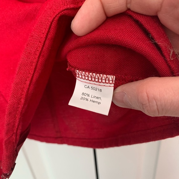 Red tank size Large - Picture 6 of 7